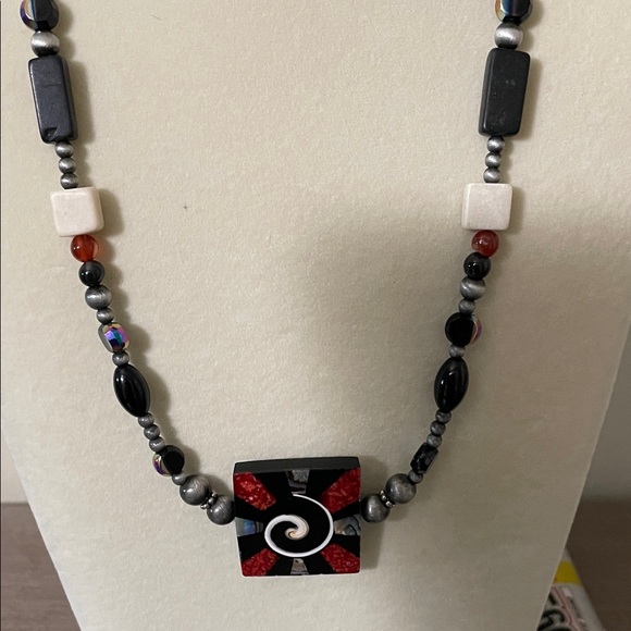 Hand Crafted Black and Red Artistic Necklace - Picture 3 of 10
